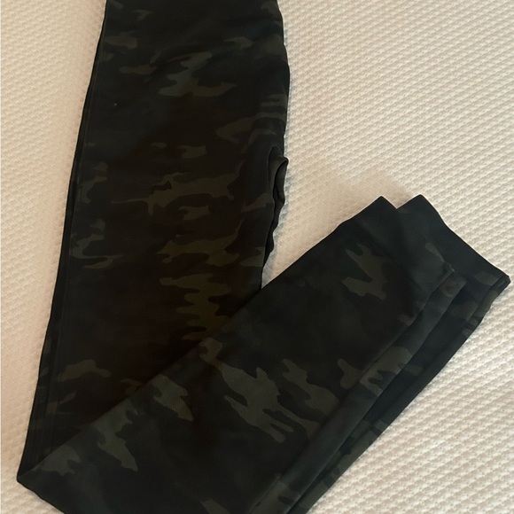 Spanx Size:M Camo print - Picture 4 of 8